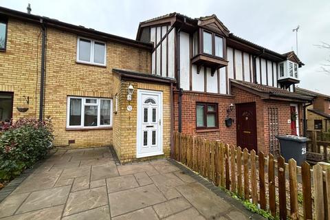 3 bedroom terraced house to rent, Peters Way, Knebworth