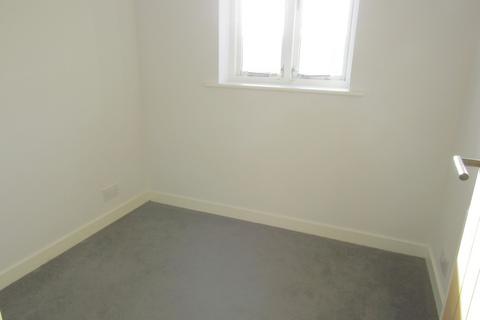 2 bedroom flat to rent, Wellesley Road, Clacton-on-Sea CO15