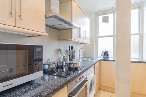 3 bedroom apartment to rent, Hill Street, London W1J