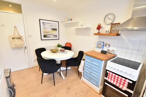 2 bedroom maisonette to rent, Ruskin Road, Hove