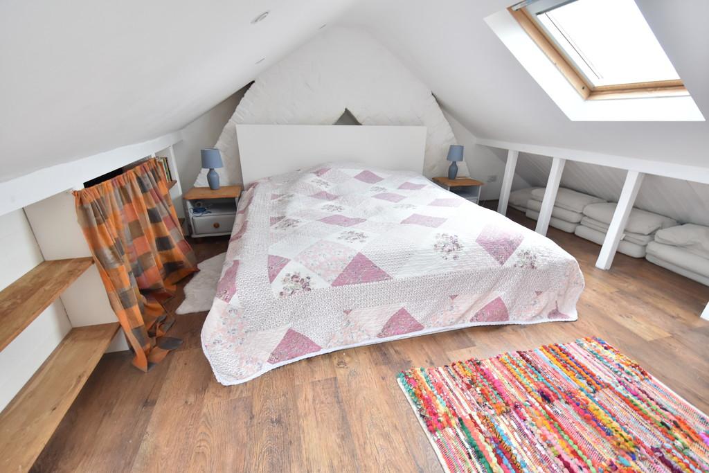 Top floor Bedroom 1