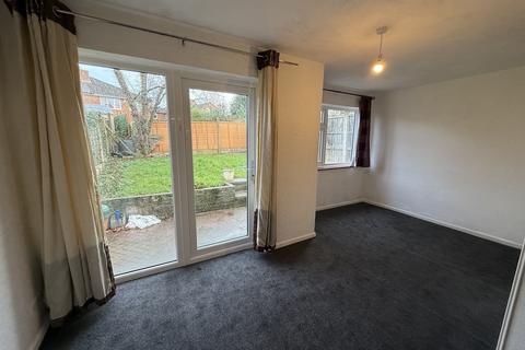 3 bedroom semi-detached house to rent, Corrine Close, Birmingham B45