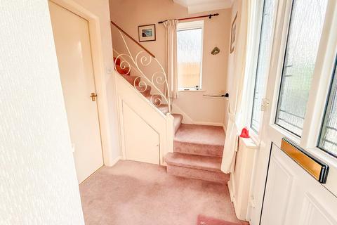 3 bedroom semi-detached house for sale, Vivian Avenue, Grimsby, DN32