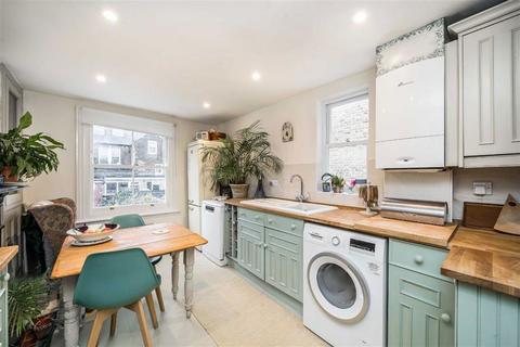 2 bedroom flat for sale, Lynette Avenue, London SW4