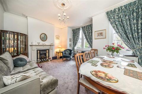 2 bedroom flat for sale, Lynette Avenue, London SW4