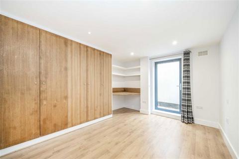 2 bedroom flat for sale, Kings Avenue, London SW4