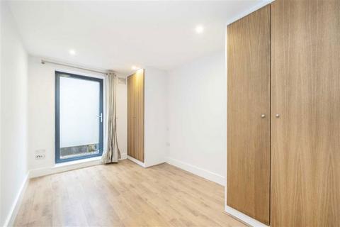 2 bedroom flat for sale, Kings Avenue, London SW4