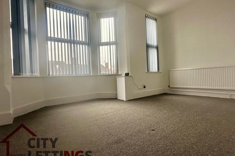 2 bedroom flat to rent, Colwick Road, Sneinton