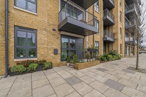 1 bedroom flat for sale, Wheatfield Way, Kingston Upon Thames KT1