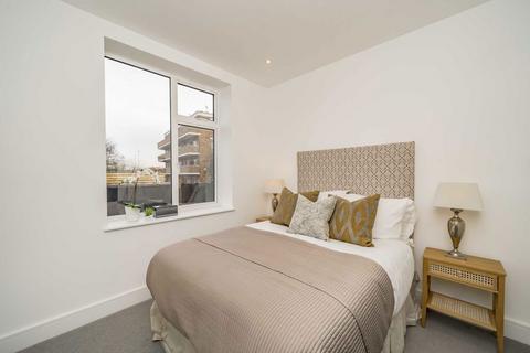 2 bedroom flat for sale, Kingsbridge Avenue, London W3