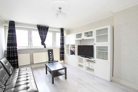 2 bedroom flat to rent, Queensdale Crescent, London W11