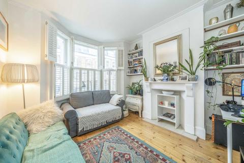 1 bedroom flat for sale, Mossbury Road, London SW11