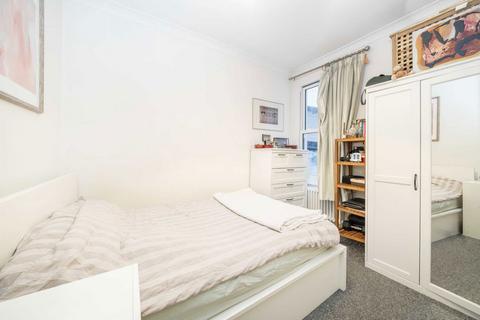 1 bedroom flat for sale, Mossbury Road, London SW11