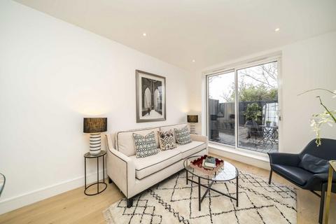 2 bedroom flat for sale, Kingsbridge Avenue, London W3