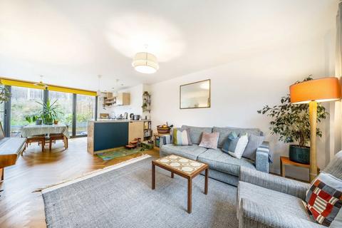 3 bedroom house for sale, Torridge Gardens, London SE15