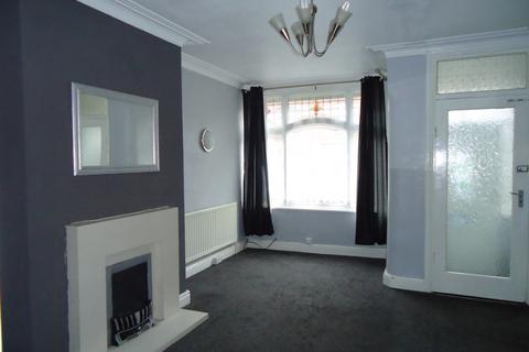 3 bedroom terraced house to rent, Cross Flatts Place, Leeds LS11