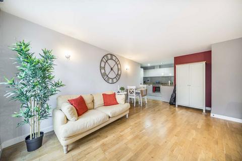 2 bedroom flat for sale, Enfield Road, London N1