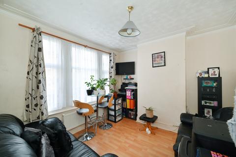 105 Hibbert Road, London, E17 8HE
