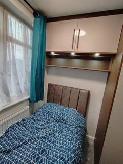 1 bedroom in a house share to rent, Kings Road, Harrow HA2