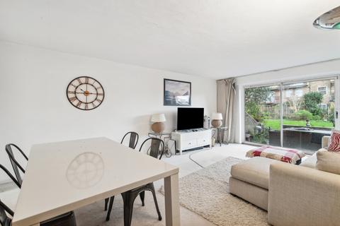 3 bedroom flat to rent, Whistlers Avenue, Morgans Walk, London