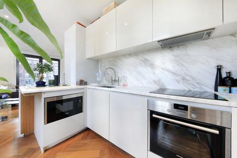 2 bedroom flat for sale, Ambassador Building, 5 New Union Square, London