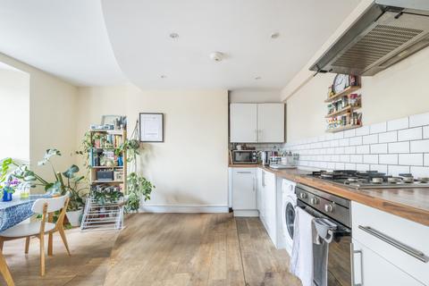 2 bedroom flat for sale, Sotheby Road, Highbury, London