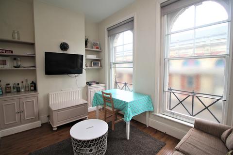 Flat share to rent, Long Lane, London EC1A