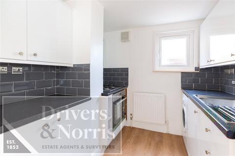 Studio to rent, Alexandra Grove, Finchley, London, N12