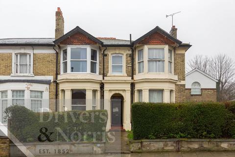 Studio to rent, Alexandra Grove, Finchley, London, N12