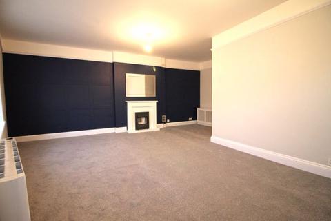 2 bedroom apartment to rent, West Street, Somerton