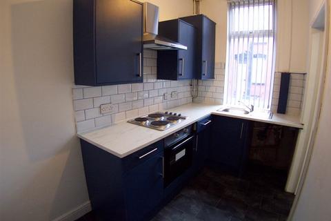 2 bedroom terraced house to rent, Claremont Place, Leeds