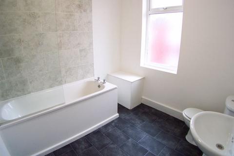 2 bedroom terraced house to rent, Claremont Place, Leeds