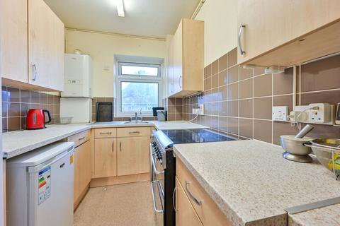 3 bedroom flat to rent, Congreve Street, Elephant and Castle, London, SE17