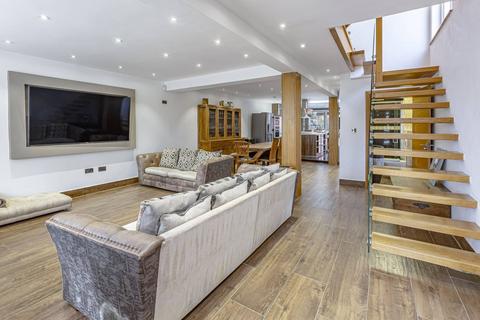 undefined, Dollis Hill Lane, Dollis Hill, London, NW2