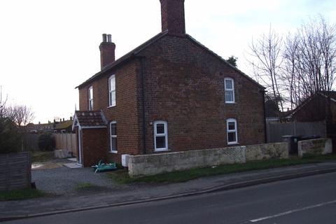 3 bedroom detached house to rent, Old Boston Road, Coningsby