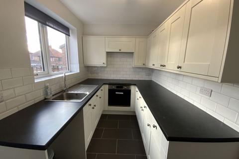 2 bedroom semi-detached house to rent, West Crescent, Easington Colliery, SR8