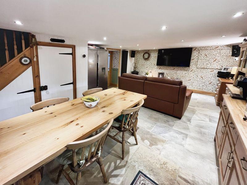 Kitchen dining room