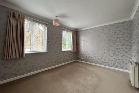 2 bedroom apartment to rent, Sanderstead Court, Addington Road, South Croydon