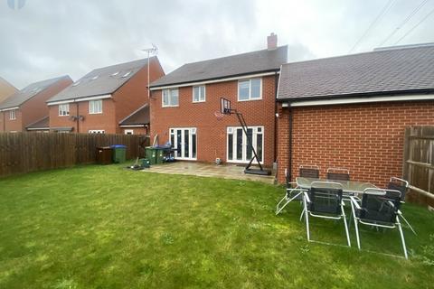 4 bedroom detached house for sale, Mendip Street, Aylesbury, Buckinghamshire