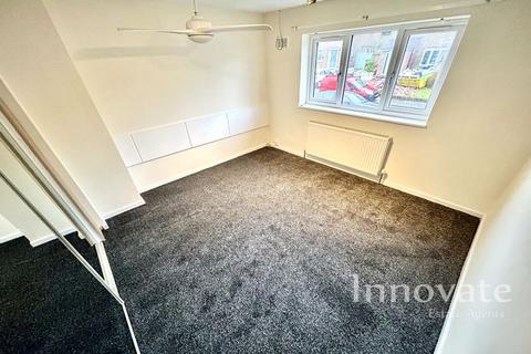 3 bedroom terraced house to rent, Cornwall Avenue, Oldbury B68