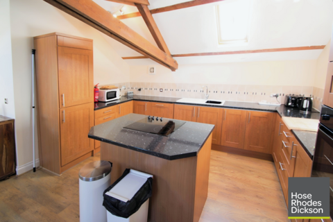 3 bedroom maisonette to rent, Chillerton Farm Barns, Newport