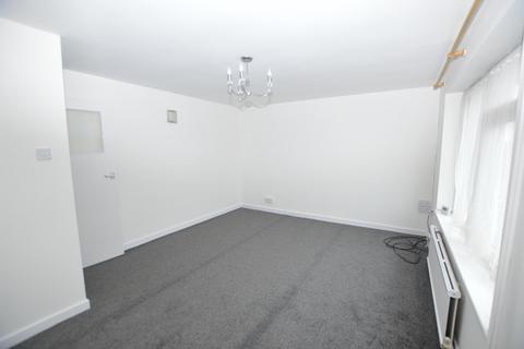 3 bedroom apartment to rent, Vine Parade, Wivenhoe CO7