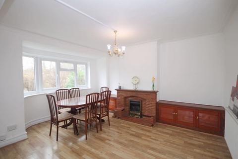 2 bedroom property for sale, Costons Lane, Greenford,