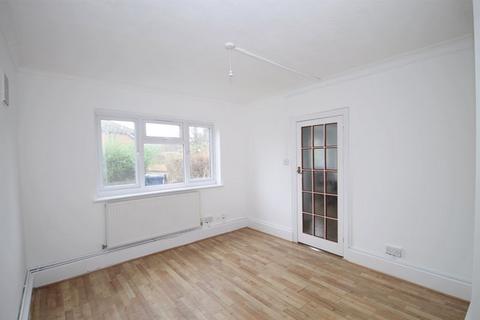 2 bedroom property for sale, Costons Lane, Greenford,