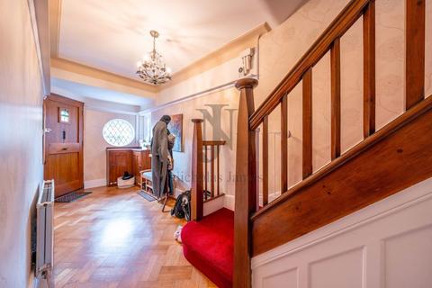 4 bedroom semi-detached house to rent, Hoodcote Gardens, Winchmore Hill, London N21