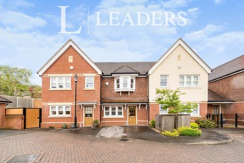 2 bedroom terraced house to rent, Dorking