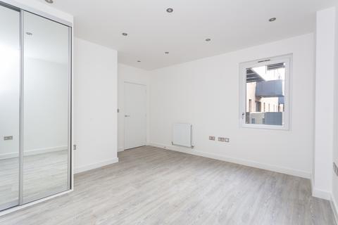 1 bedroom flat to rent, Collendale Road, Walthamstow, London, E17