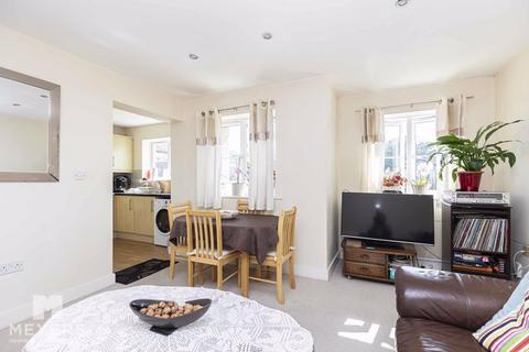 2 bedroom apartment to rent, 17 Woodside Road, Southbourne, BH5