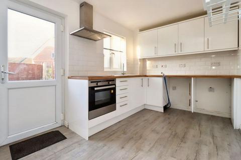 2 bedroom terraced house to rent, Paddock Close, Bristol