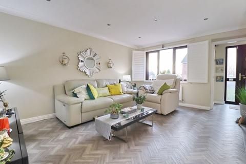 3 bedroom detached house for sale, The Wicheries, Manchester M28